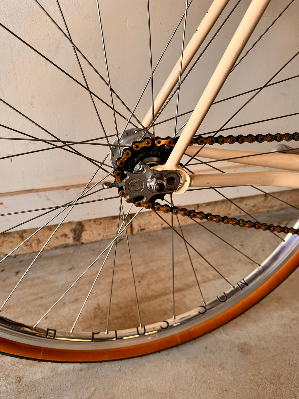 Surly Cream Roller™ 53cm Track Bike