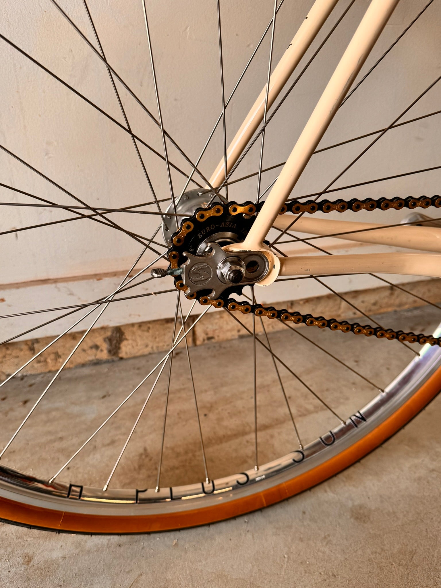 Surly Cream Roller™ 53cm Track Bike