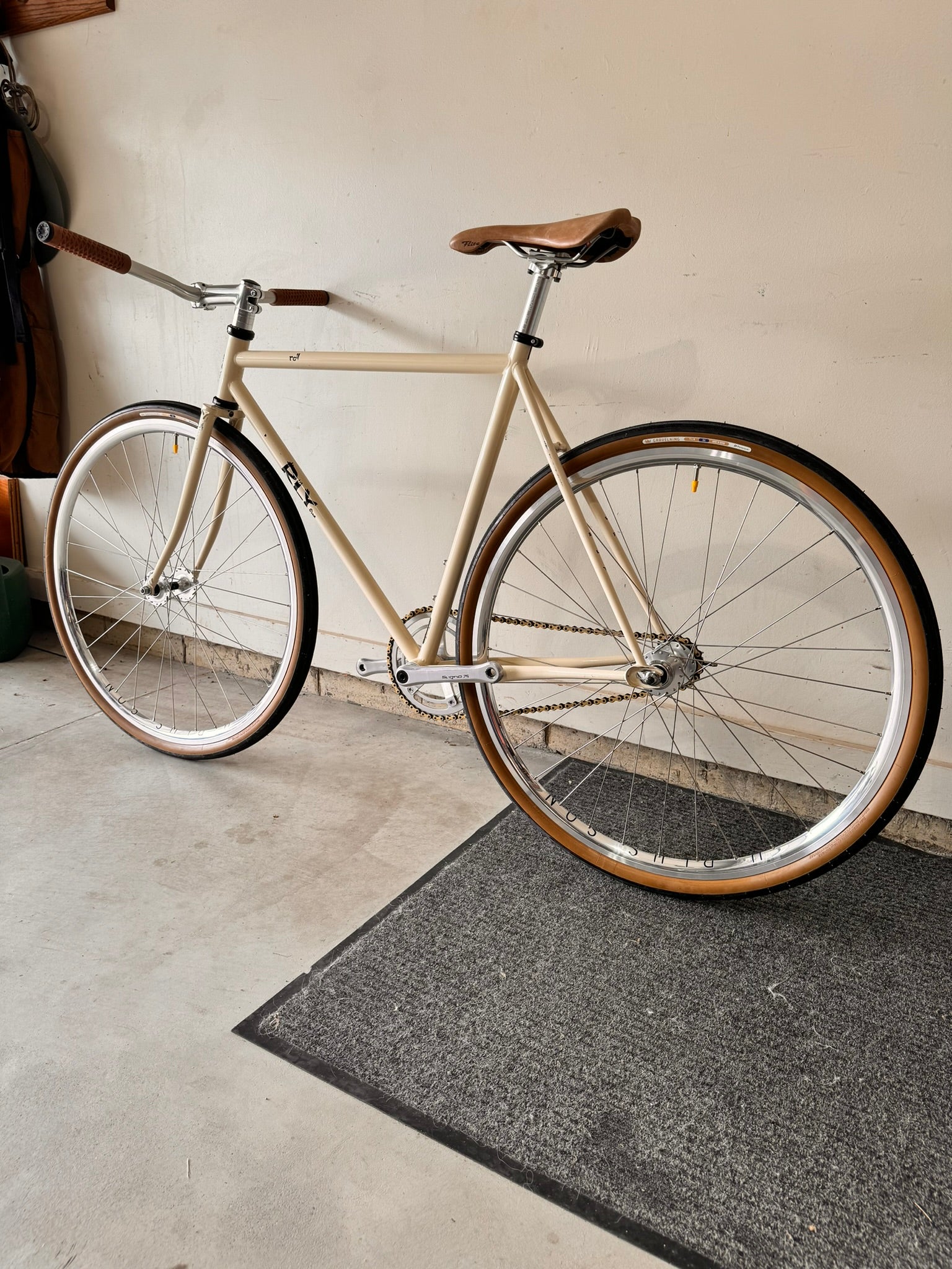 Surly Cream Roller™ 53cm Track Bike