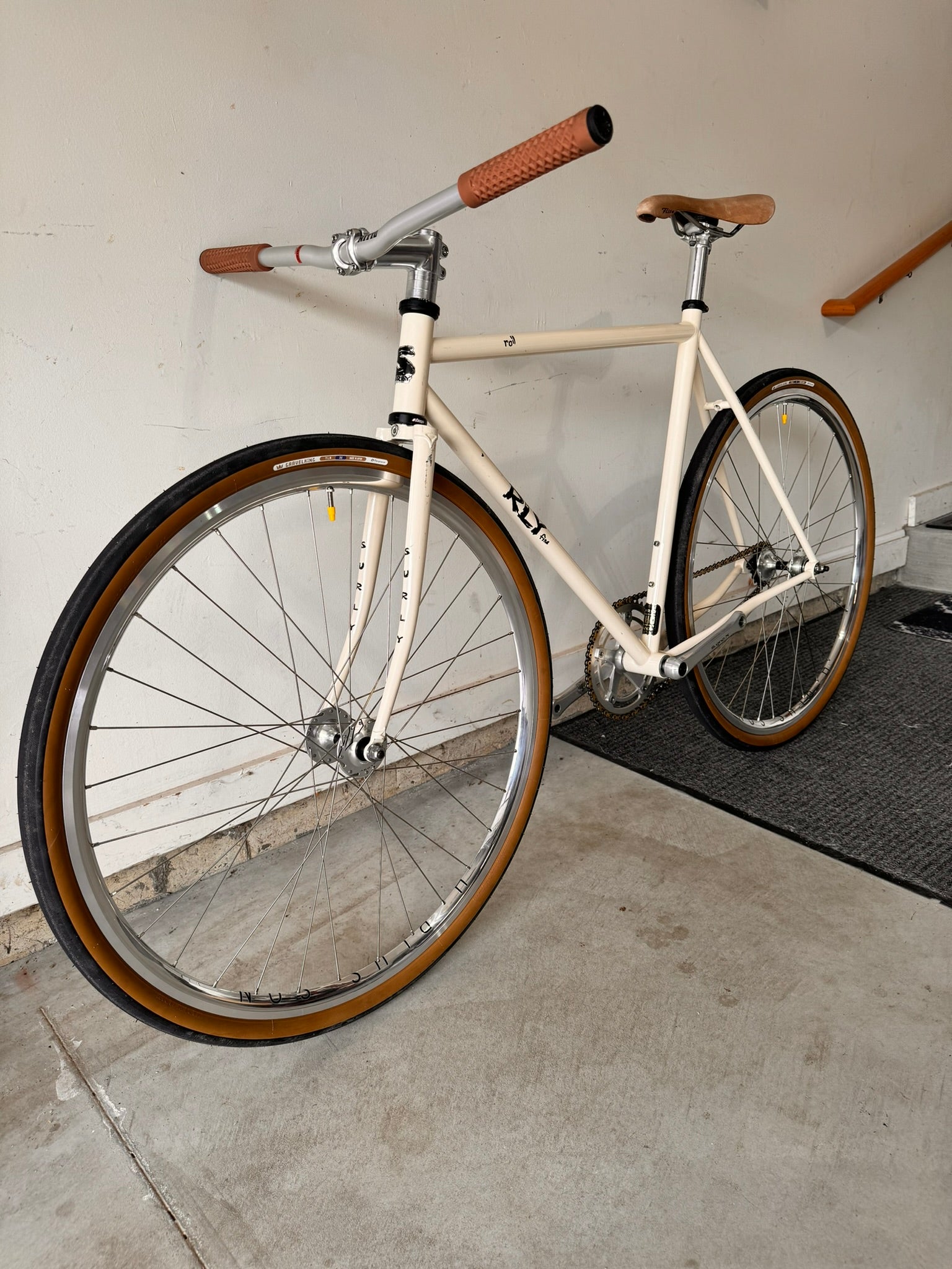 Surly Cream Roller™ 53cm Track Bike