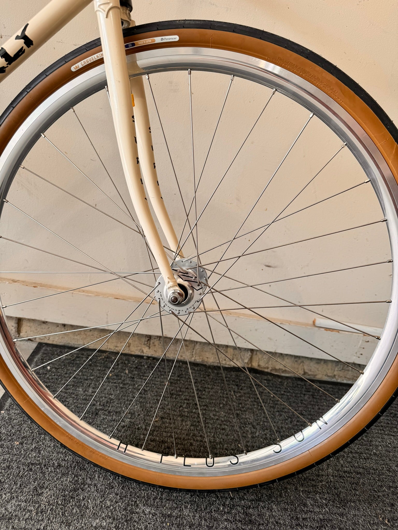 Surly Cream Roller™ 53cm Track Bike